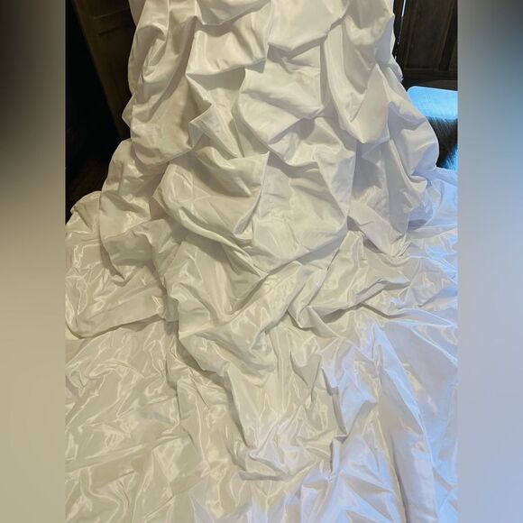 Candlelight White Satin Halter Poufy Ruched Wedding Gown with Train. - Picture 13 of 16
